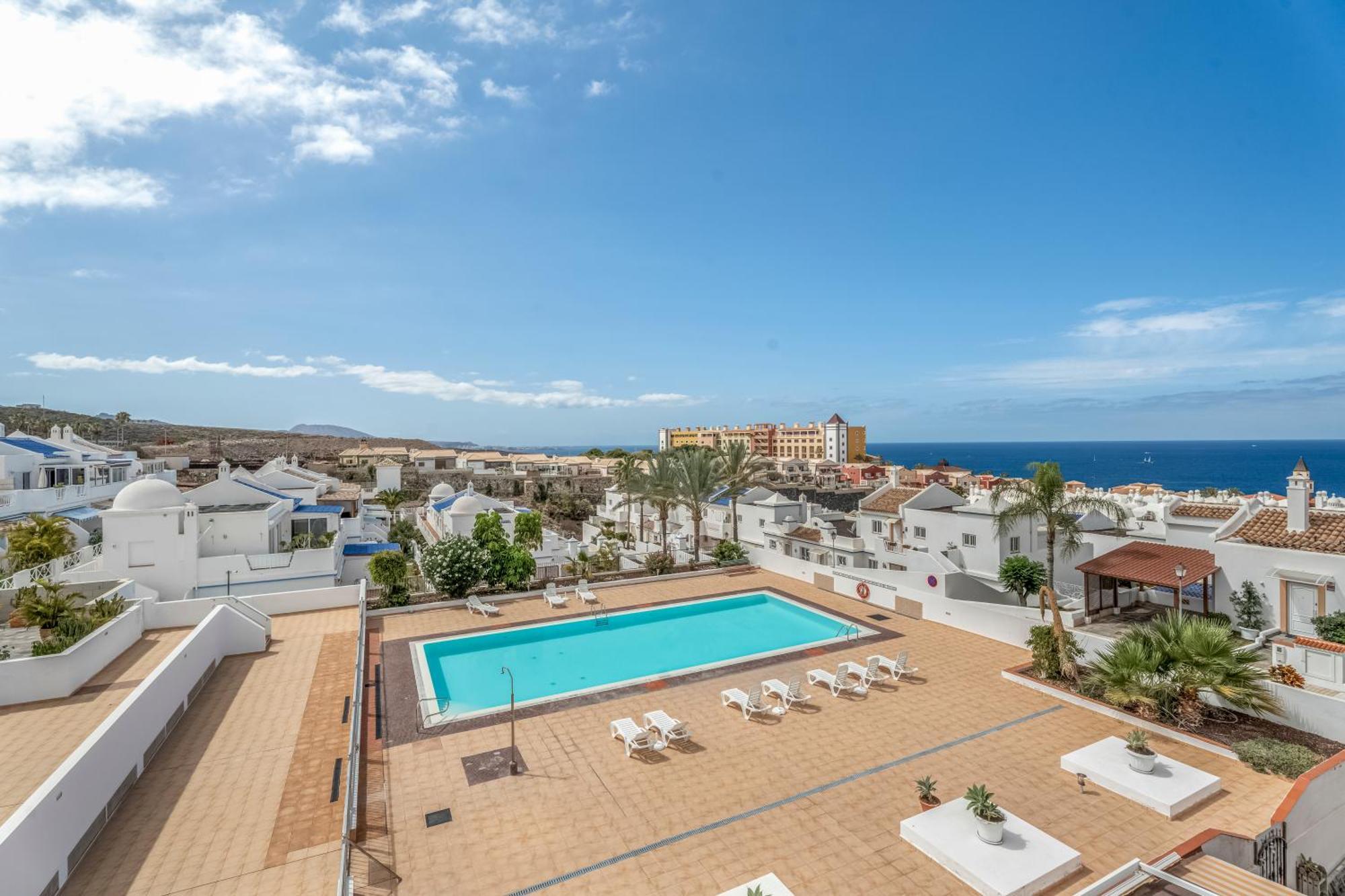Beautifull Residencial Albatros By Paramount Holidays Адехе Екстериор снимка