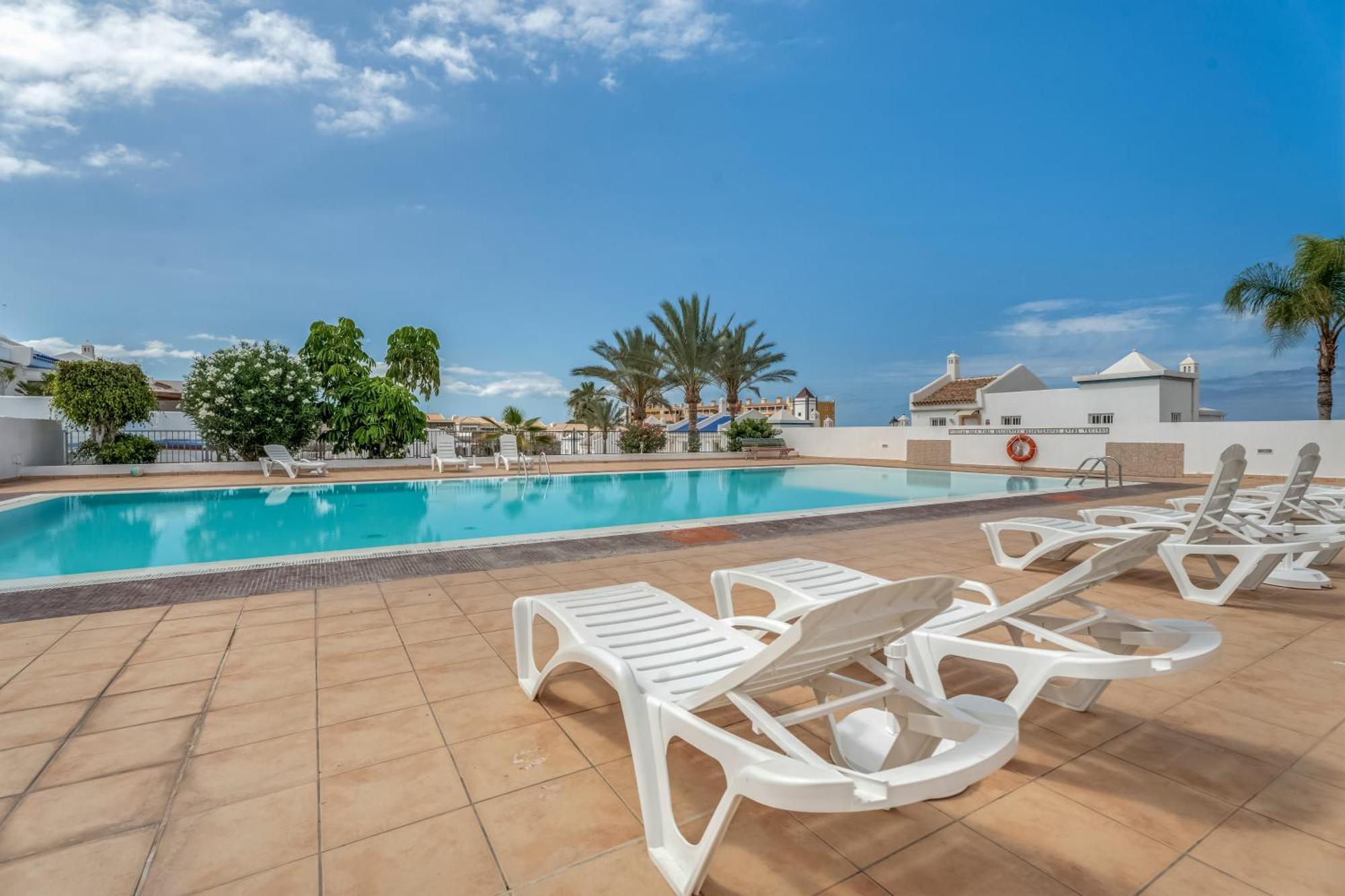 Beautifull Residencial Albatros By Paramount Holidays Адехе Екстериор снимка